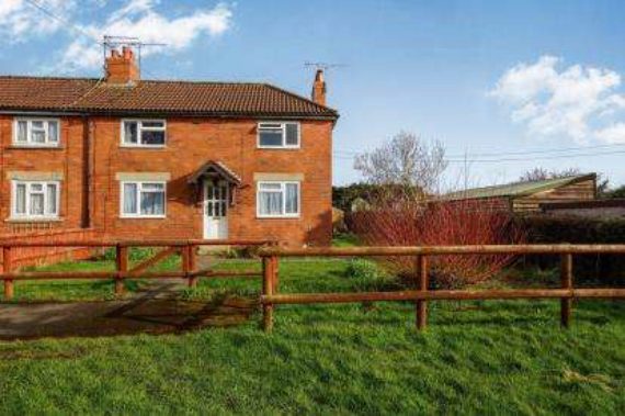 2 Bedroom End of Ter...